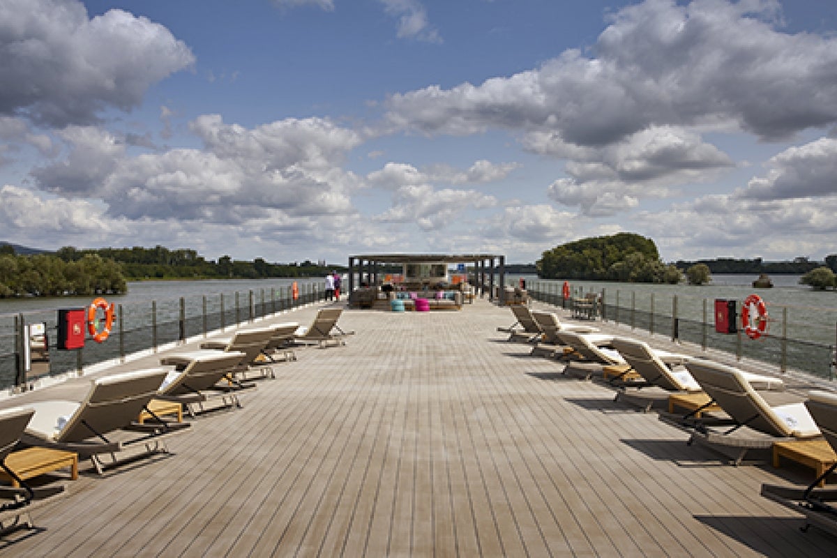 Top deck