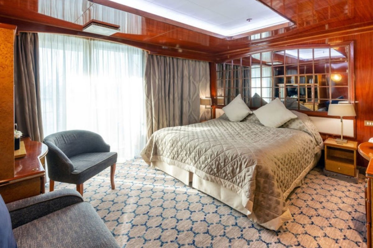 Deluxe Balcony Suite